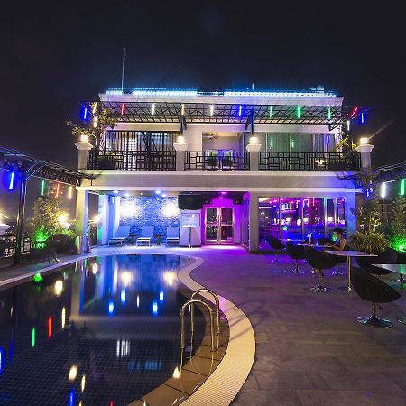 Kravan Hotel Phnom Penh Bagian luar foto
