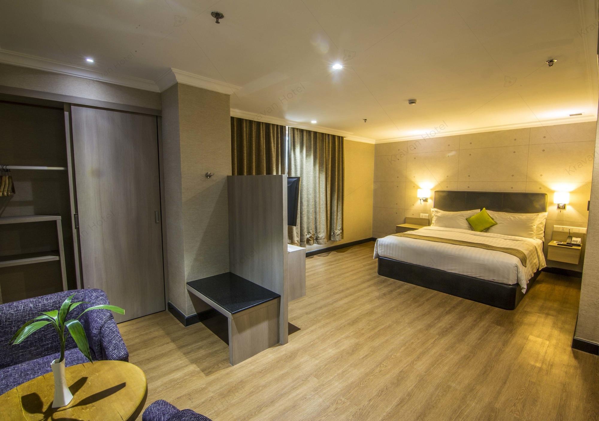 Kravan Hotel Phnom Penh Bagian luar foto