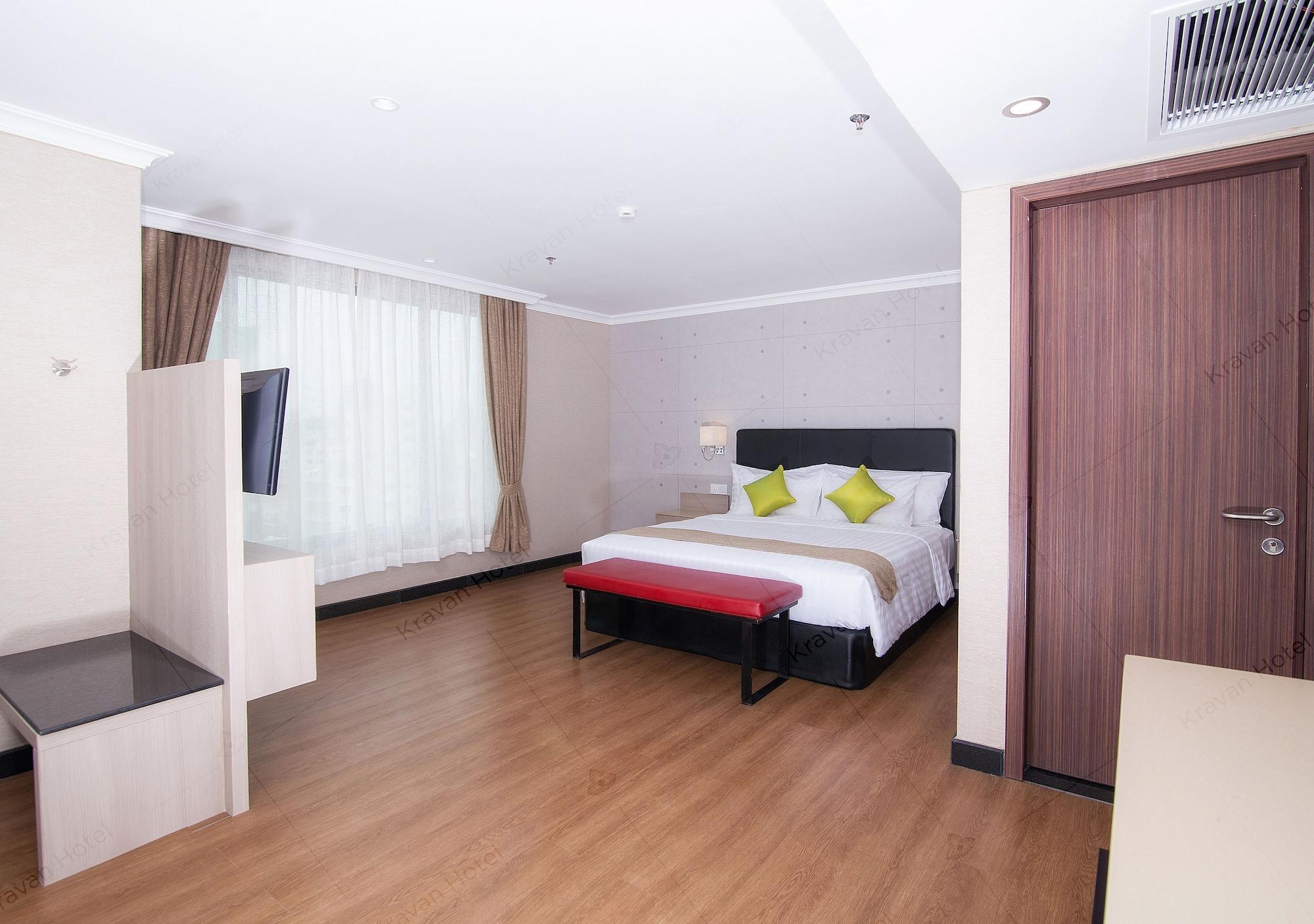 Kravan Hotel Phnom Penh Bagian luar foto