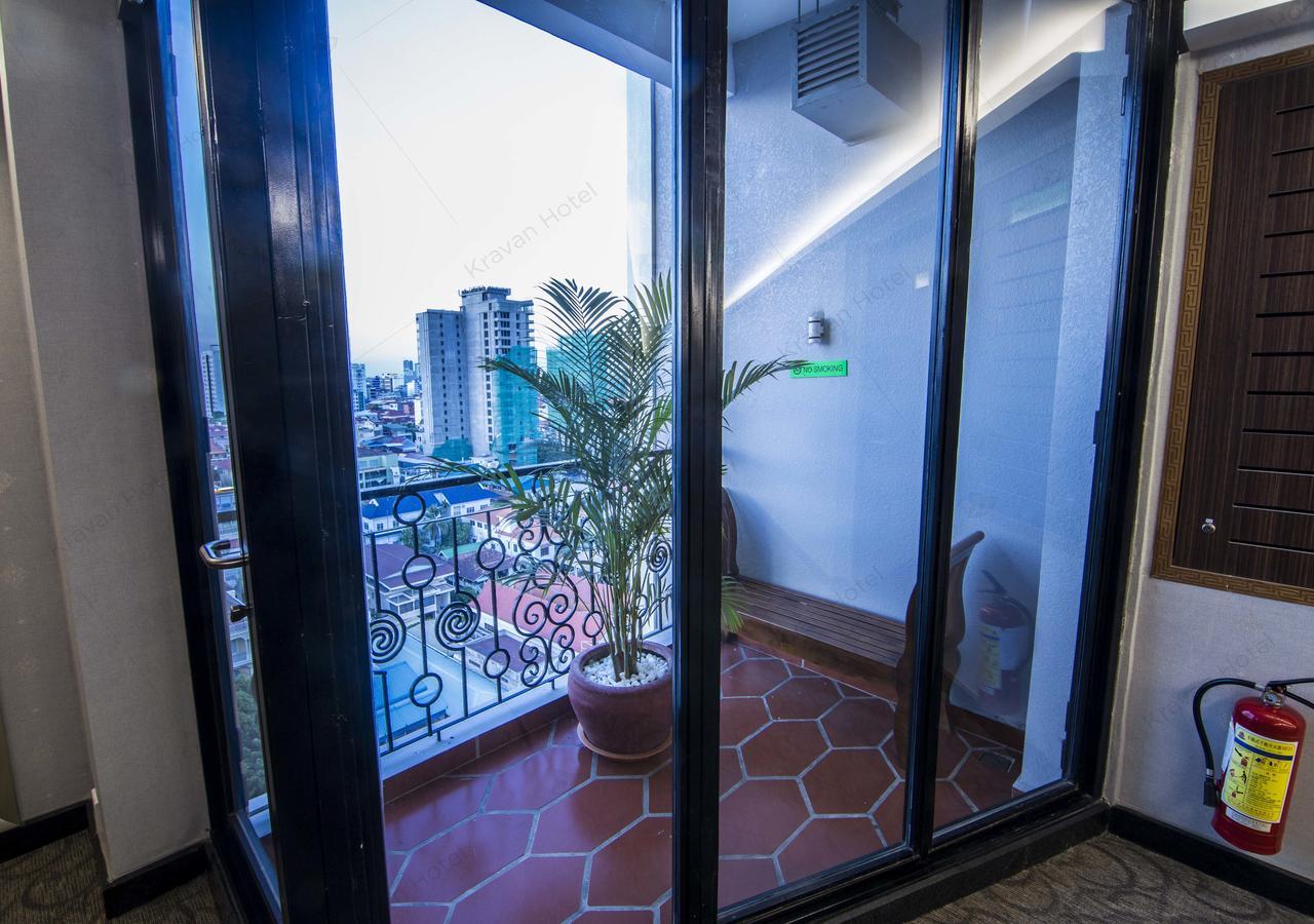 Kravan Hotel Phnom Penh Bagian luar foto